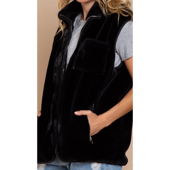 POL Soft Furry Vest - Picture 2 of 4